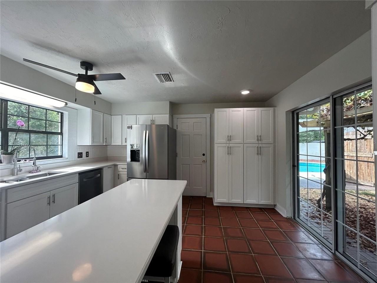 3322 Nw 39th Ter - Photo 3 of 36