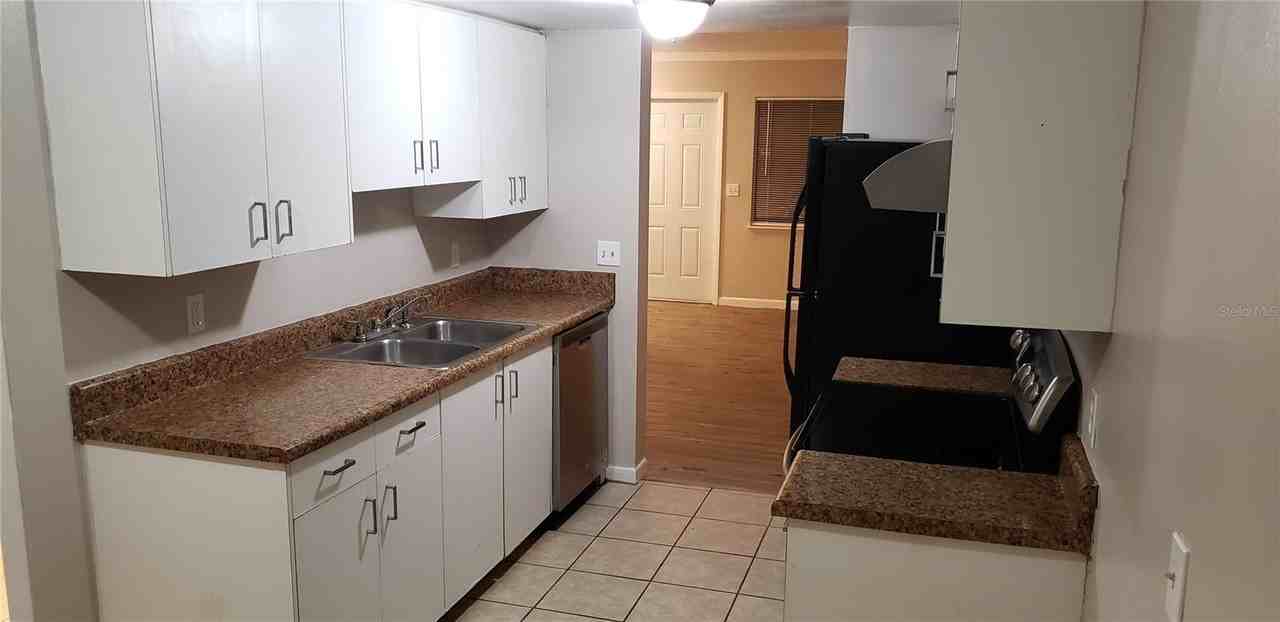 2052 Kings Hwy #7 - Photo 2 of 16