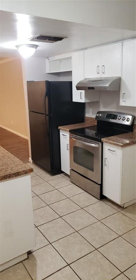 2052 Kings Hwy #7 - Photo 4 of 16