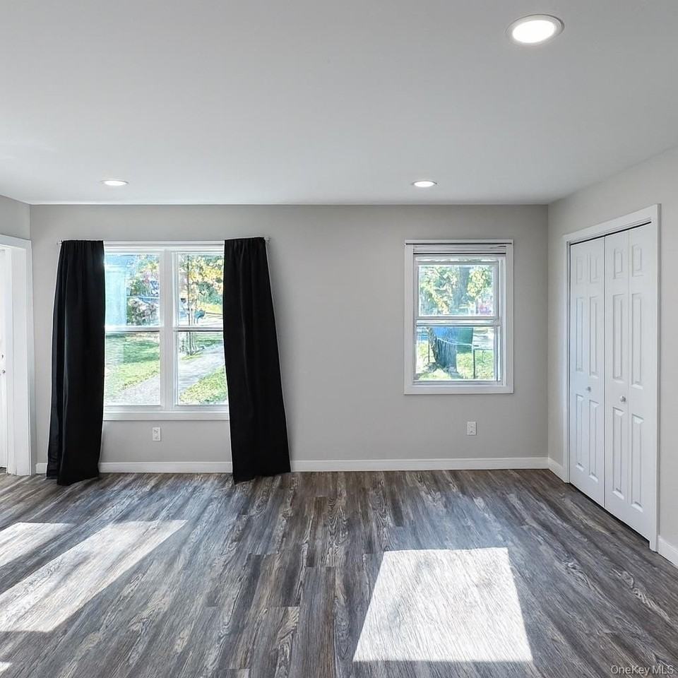 12 Sayer St - Photo 3 of 11