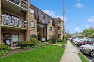429 Kennedy Dr - Photo 1 of 1