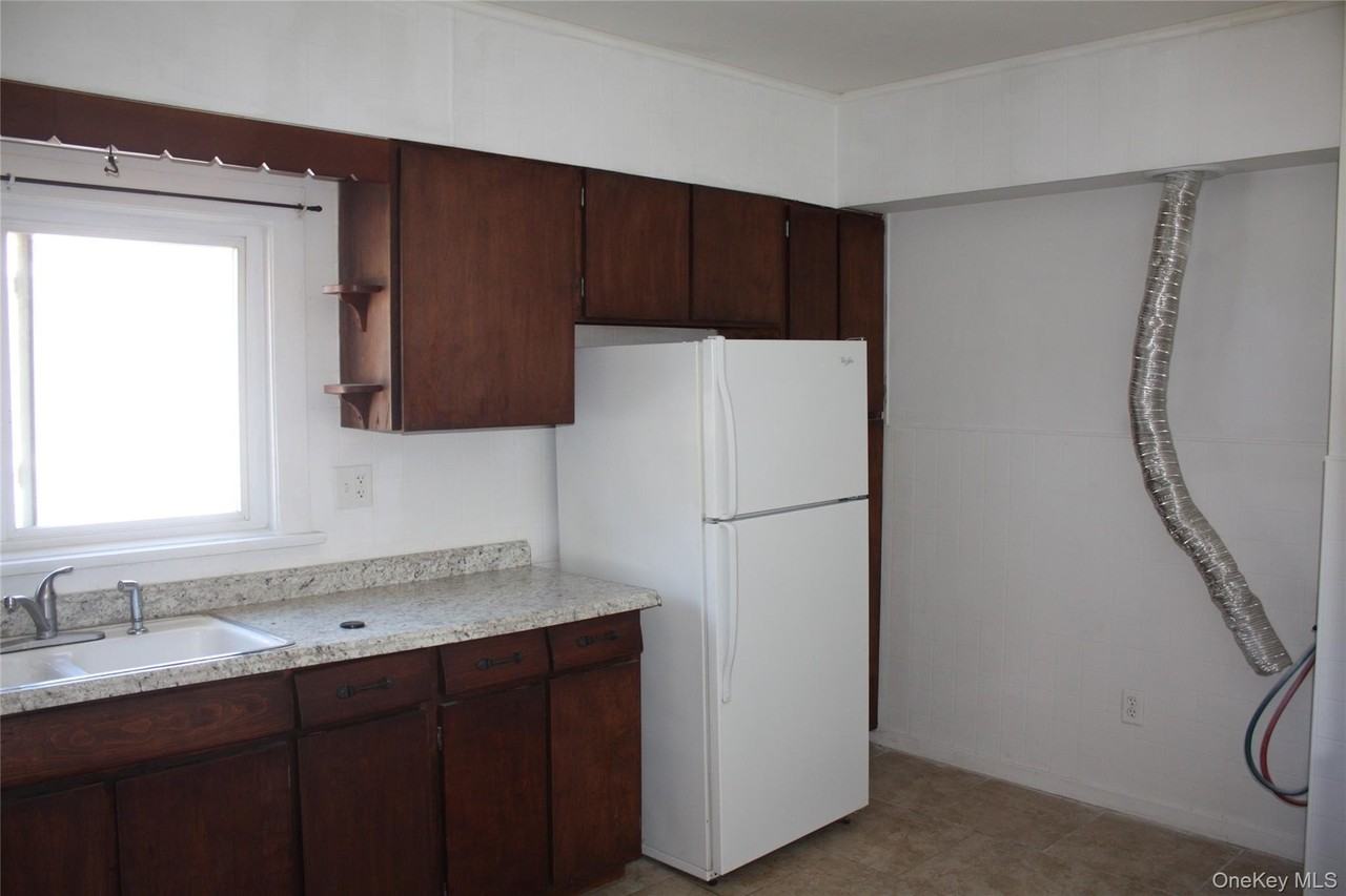 14 Liberty St #B - Photo 4 of 15