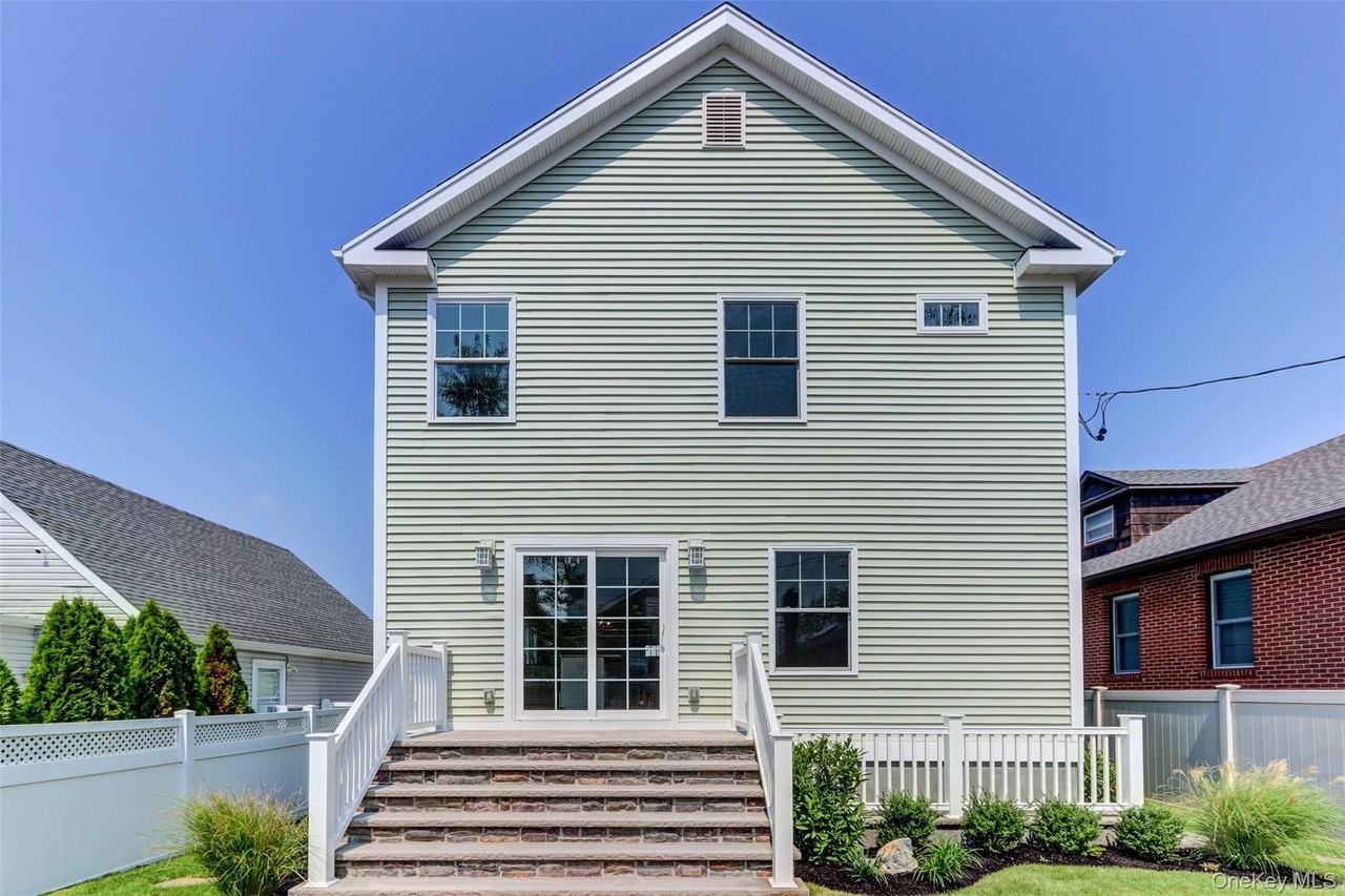 538 W Walnut St - Photo 3 of 24