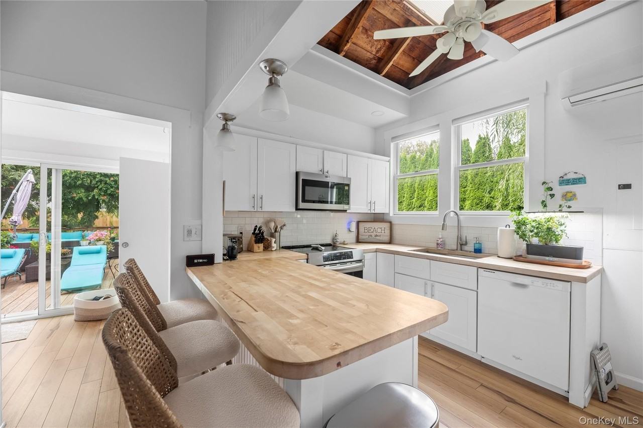 25 Atlantic Ave - Photo 3 of 15