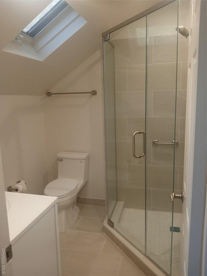 362 Charles St - Photo 3 of 5