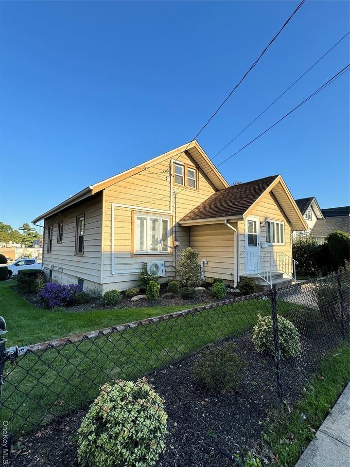 248 Fulton St - Photo 2 of 14