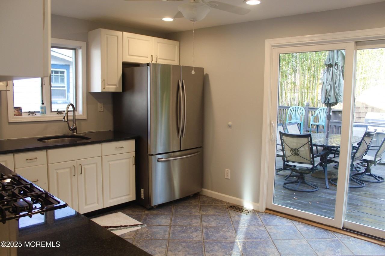 500 18th Ave - Photo 5 of 16