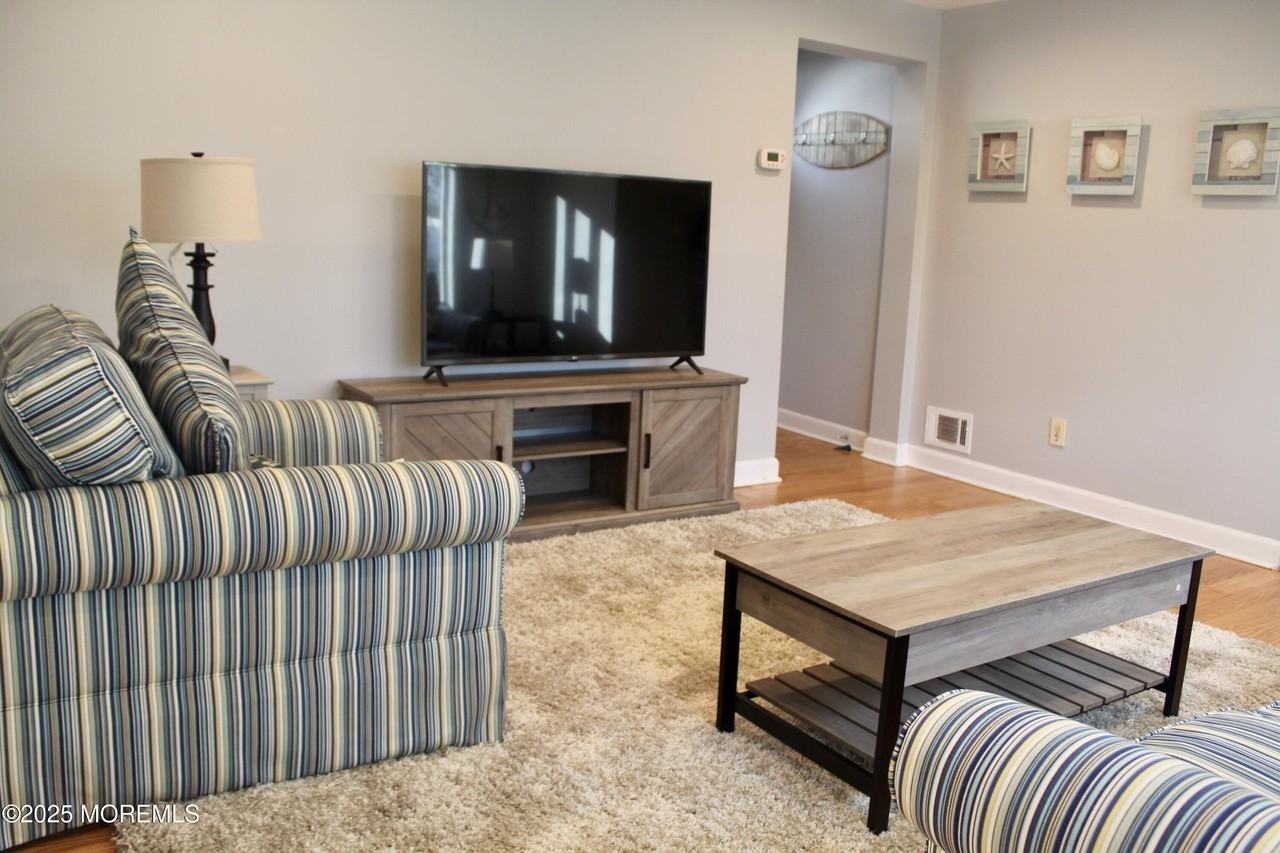 500 18th Ave - Photo 6 of 16