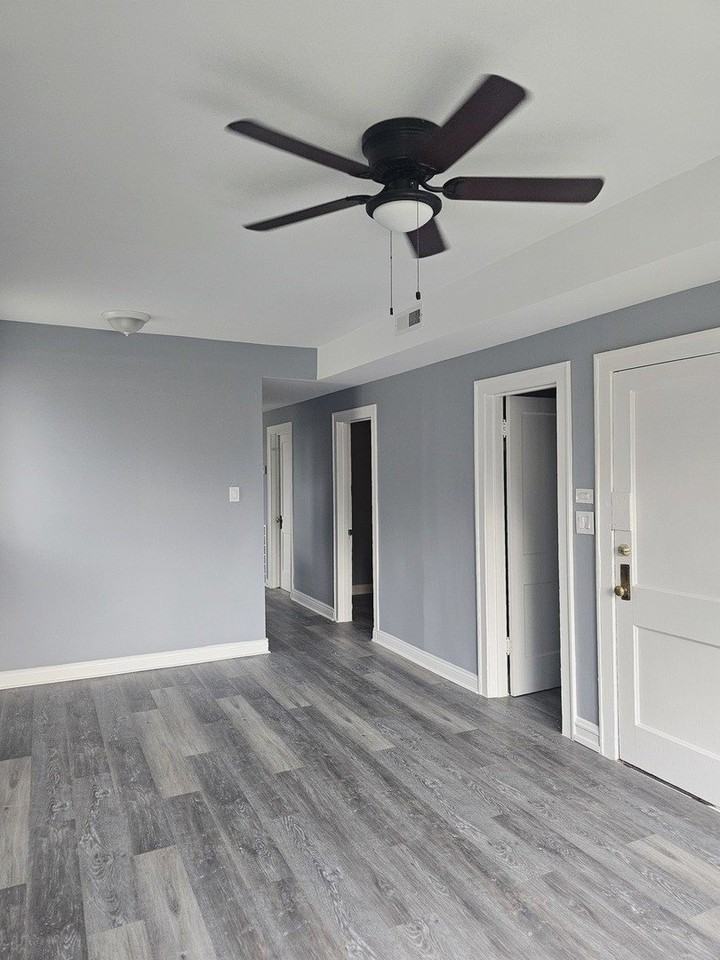 2441 West 46th Place #2 - Photo 6 of 7