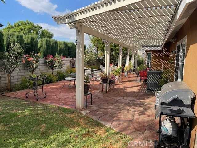 5175 Chapala Dr - Photo 3 of 20