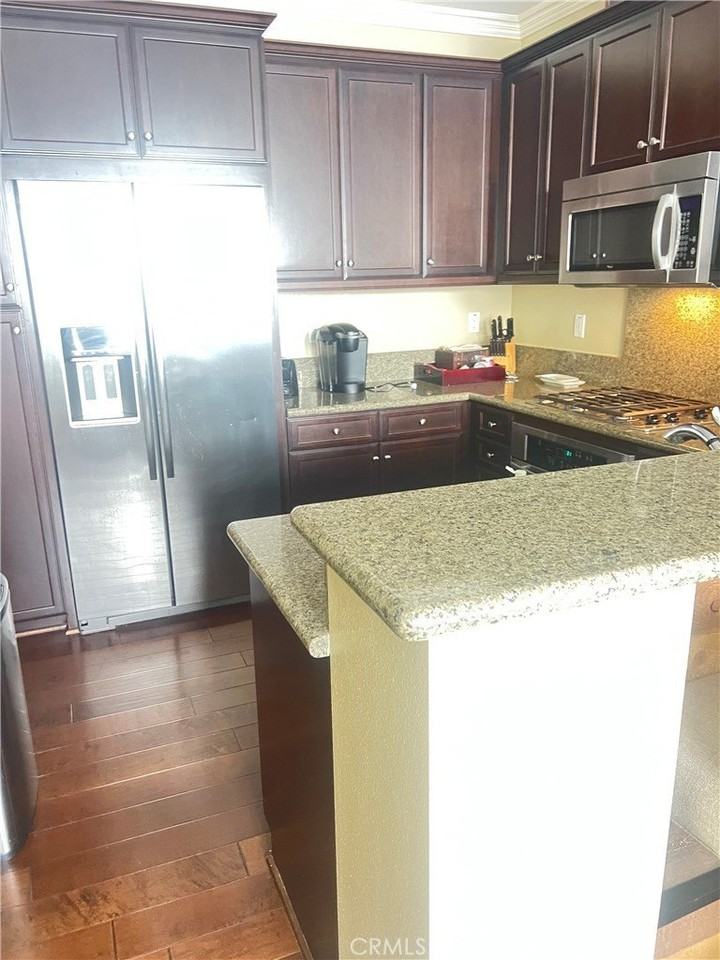 16 Compass Ct - Photo 7 of 13