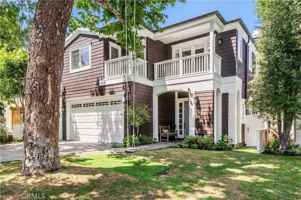 featured image of 2809 N Poinsettia Ave