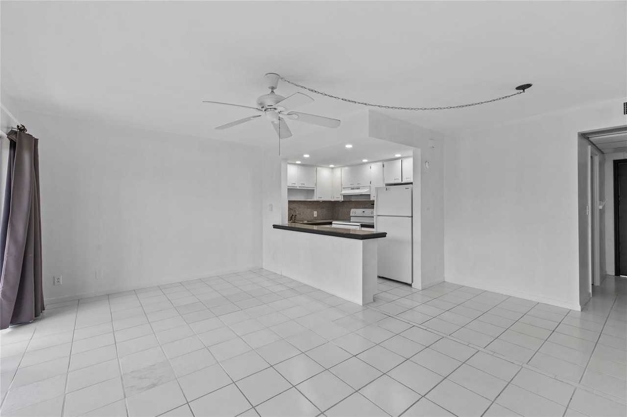 3208 Se 11th St #104A - Photo 3 of 8