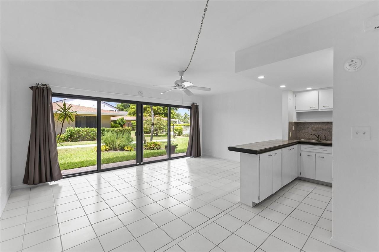 3208 Se 11th St #104A - Photo 4 of 8