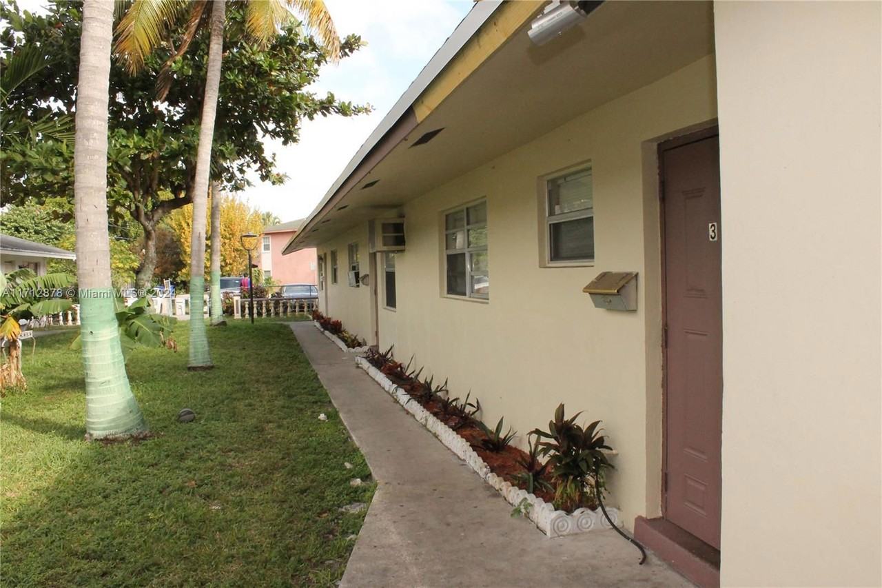 334 Sw 2nd Ct #1A - Photo 2 of 8