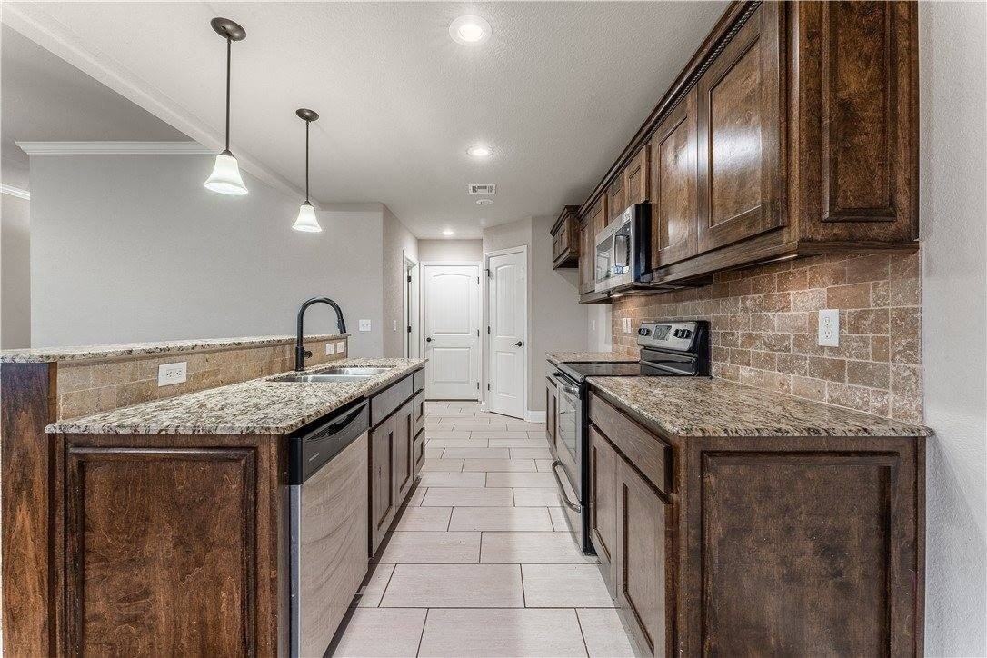 2091 Eagle Dr - Photo 6 of 32