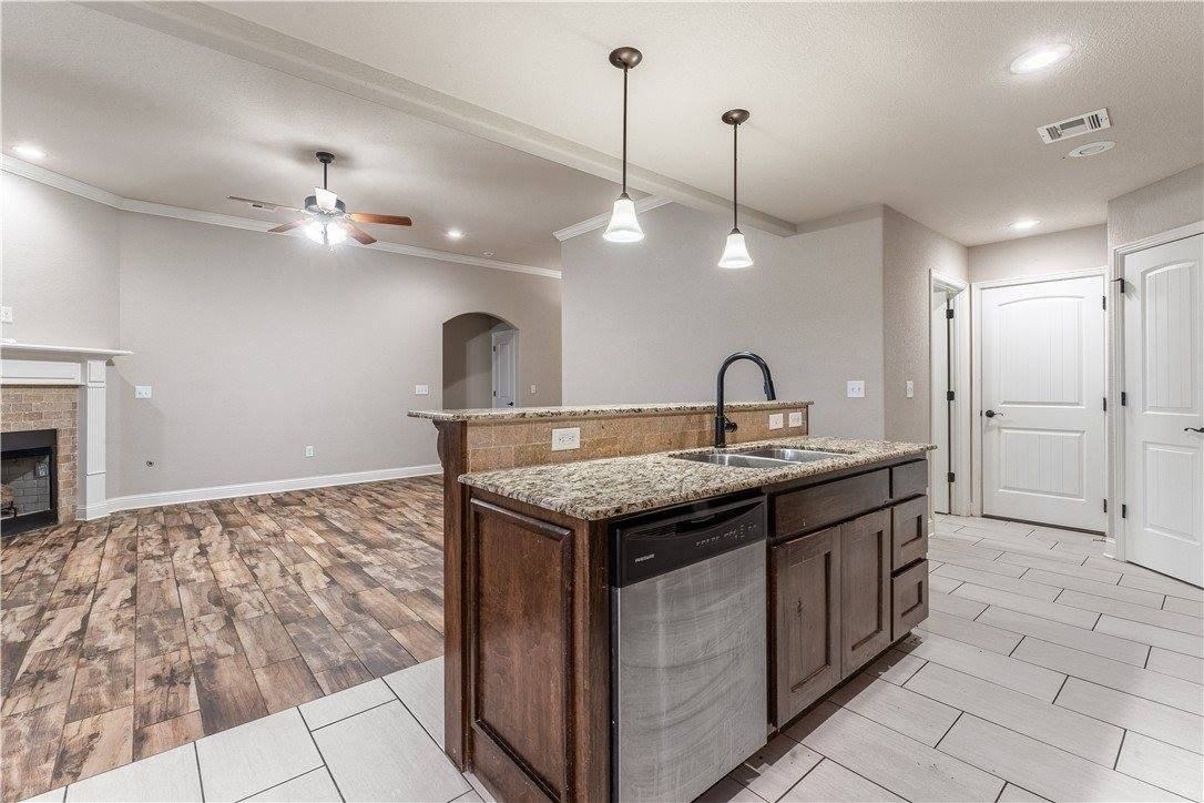 2091 Eagle Dr - Photo 7 of 32