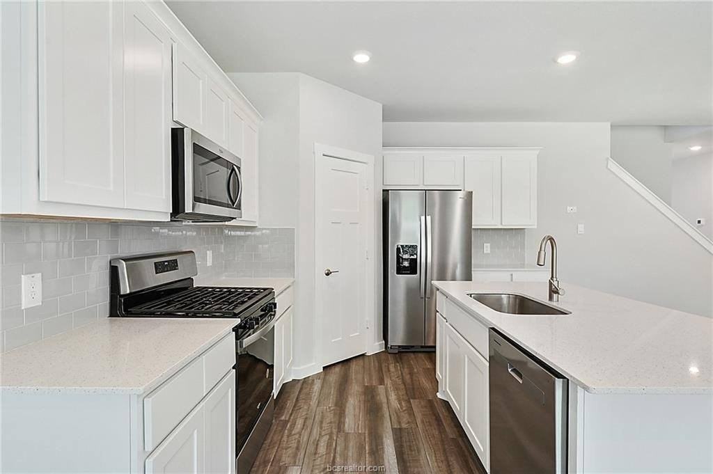 919 Lady Bird Ln - Photo 5 of 20