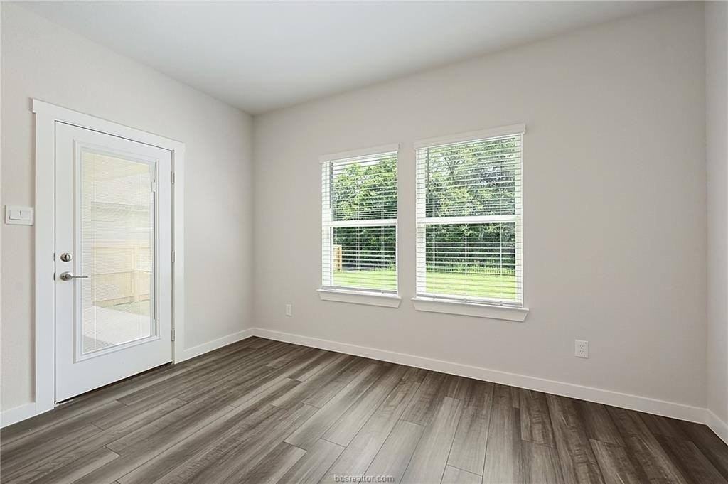 919 Lady Bird Ln - Photo 6 of 20