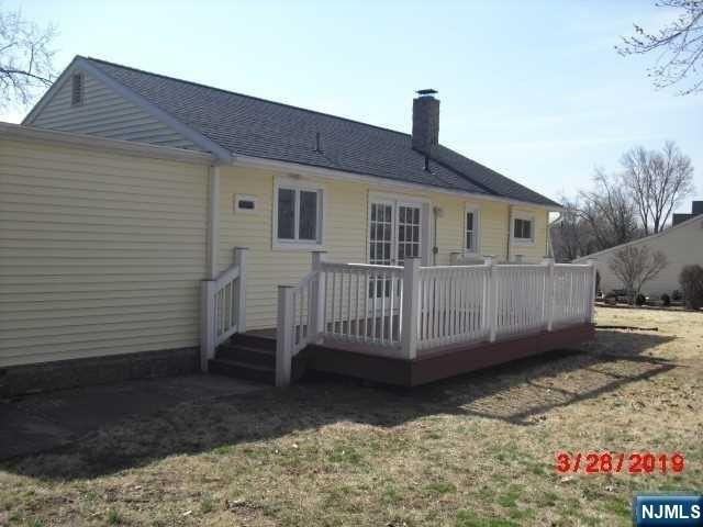 17 Amelia Dr - Photo 2 of 15