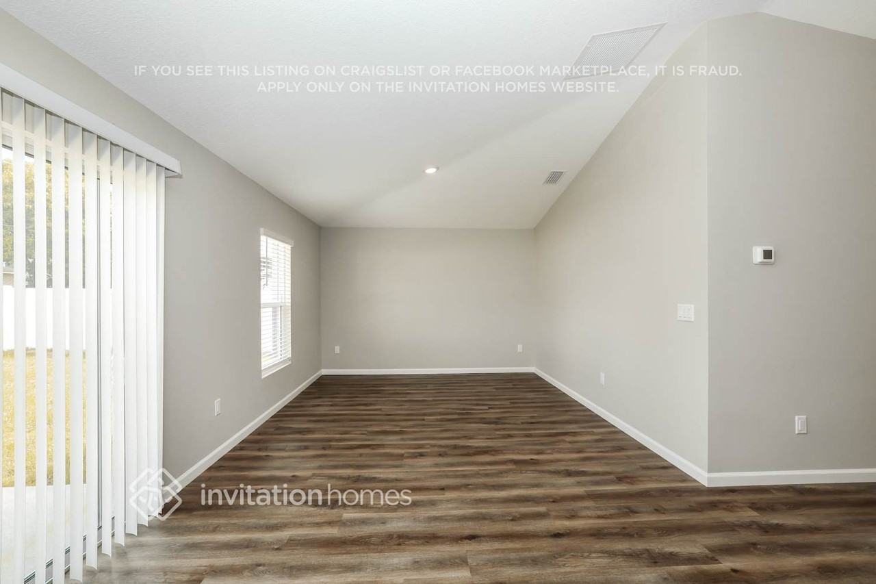 3851 Southwest Janiga Street - Photo 3 of 17