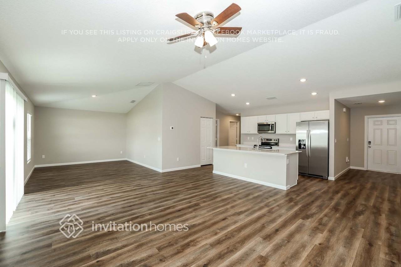 3851 Southwest Janiga Street - Photo 5 of 17