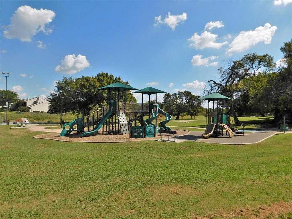 219 Wildfire Dr - Photo 4 of 30