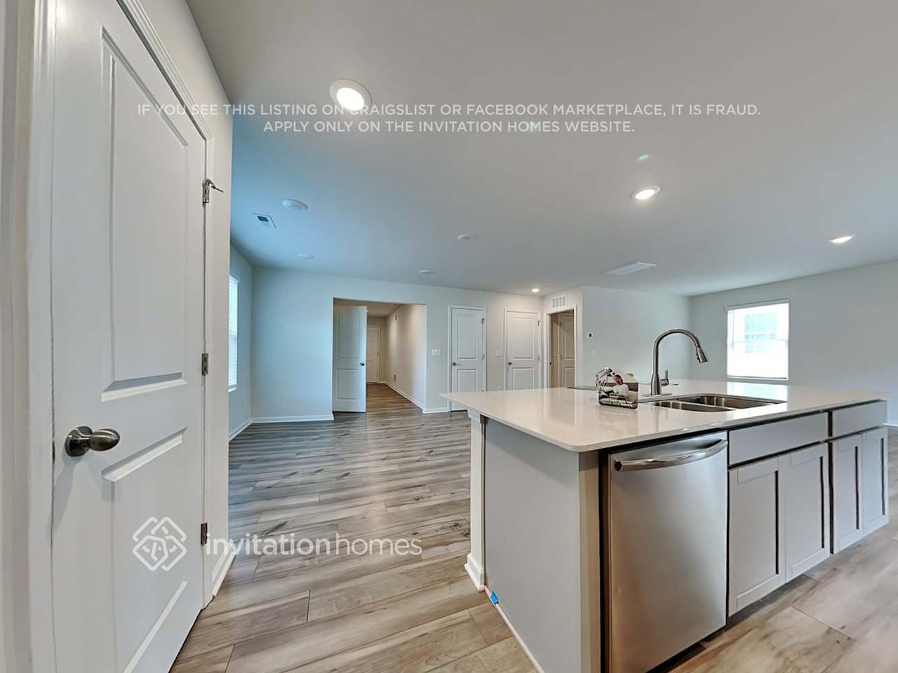 7300 Olive Coast St - Photo 6 of 20