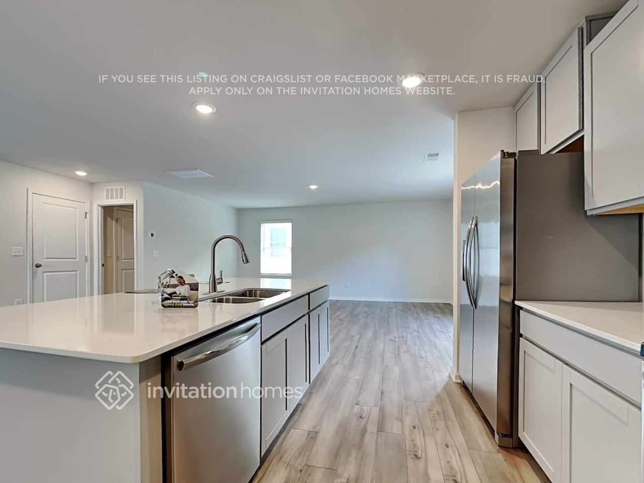 7300 Olive Coast St - Photo 7 of 20