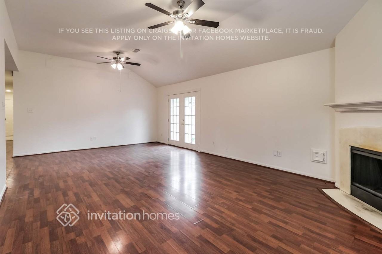 16127 Kelley Green Ct - Photo 3 of 16