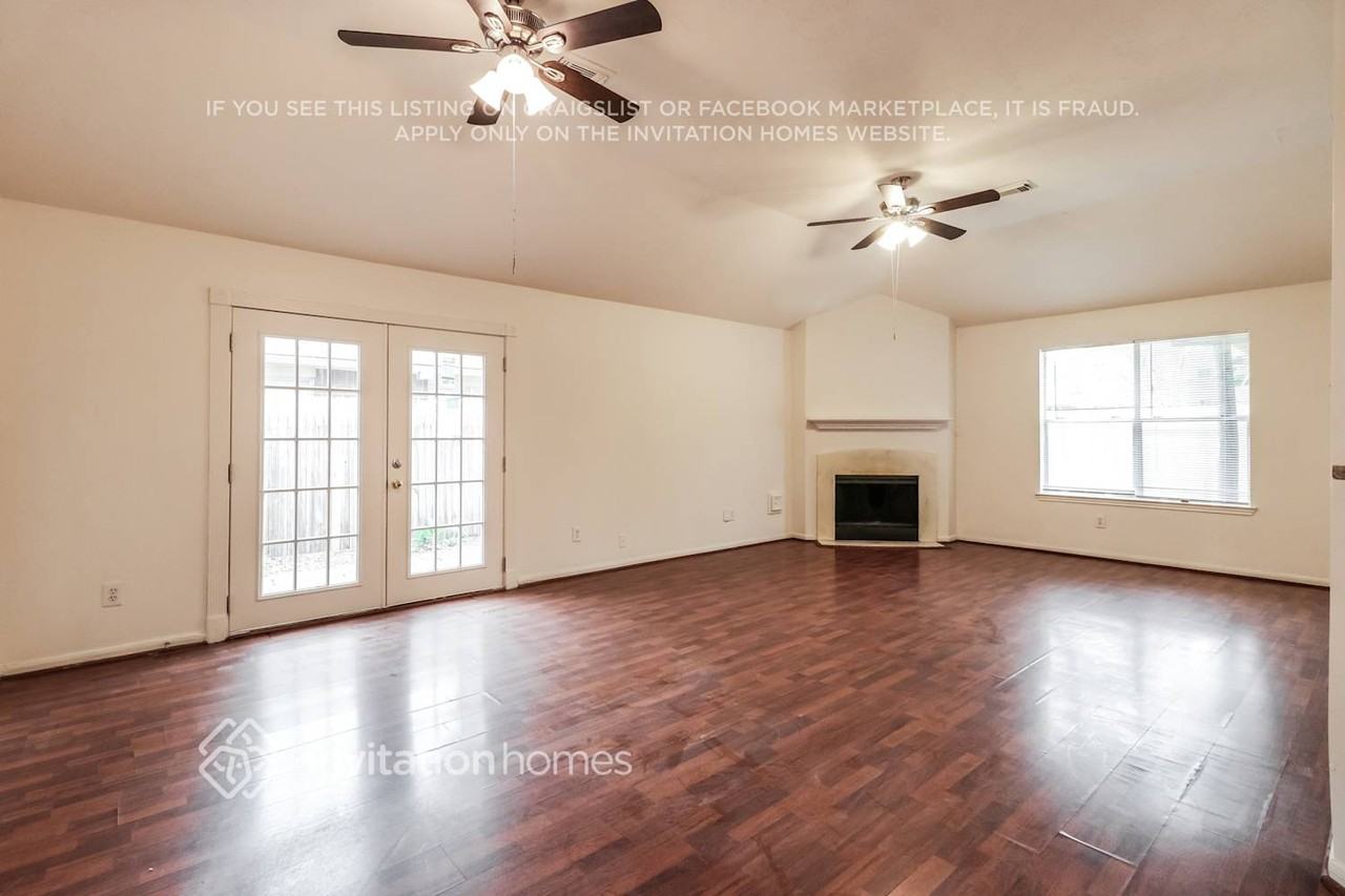 16127 Kelley Green Ct - Photo 4 of 16