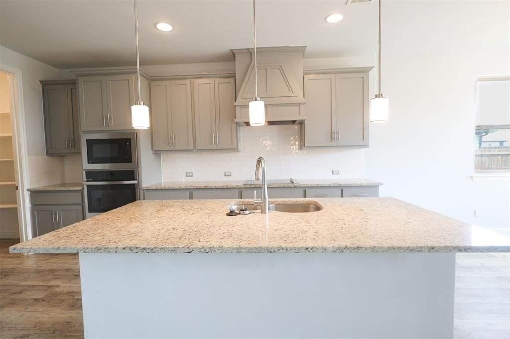 317 Monument Hill Dr - Photo 7 of 33