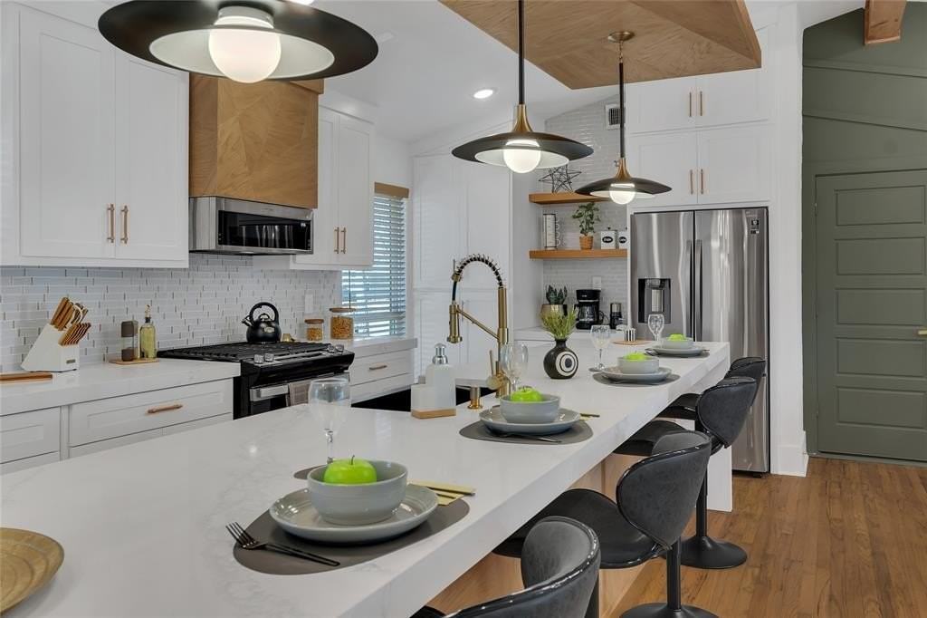 1237 Airline Dr - Photo 4 of 38