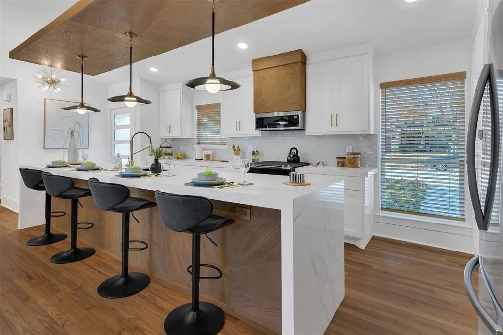 1237 Airline Dr - Photo 7 of 38