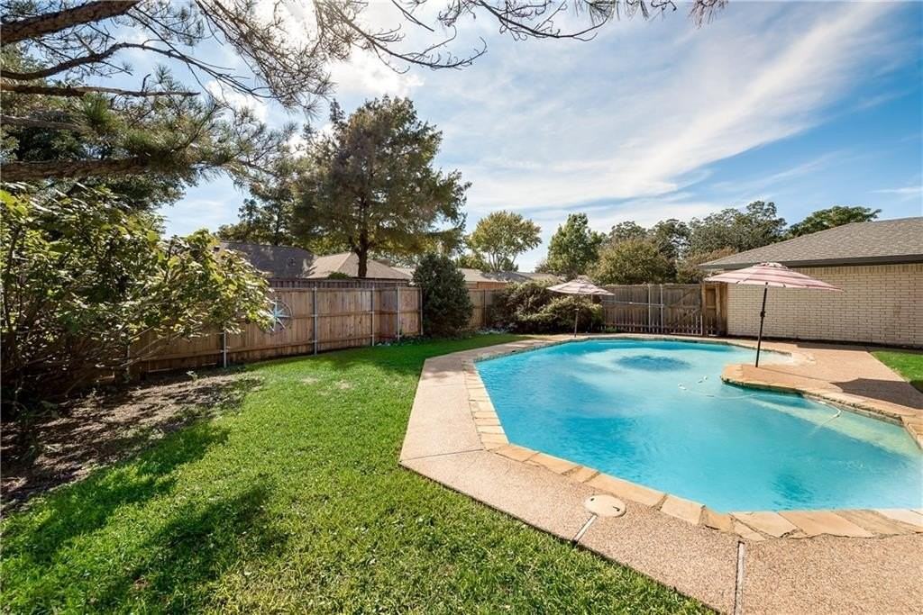 1900 Ports O Call Dr - Photo 5 of 16