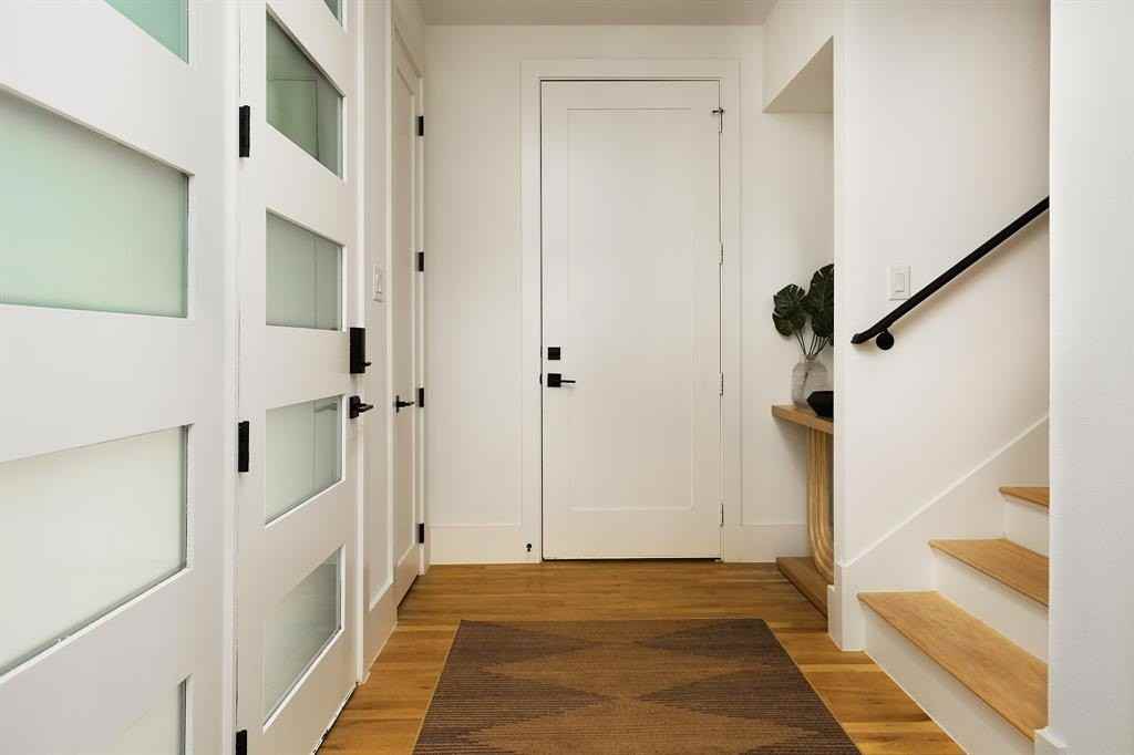 1844 Mecca St - Photo 4 of 33