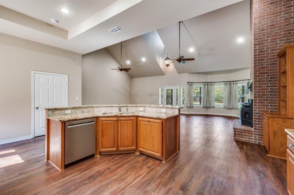 226 County Road 2250 - Photo 4 of 12