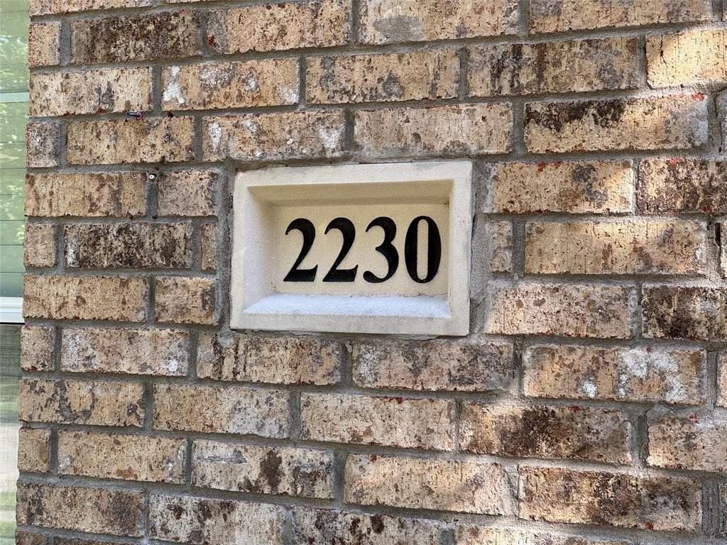 2230 Jaguar Dr - Photo 2 of 17