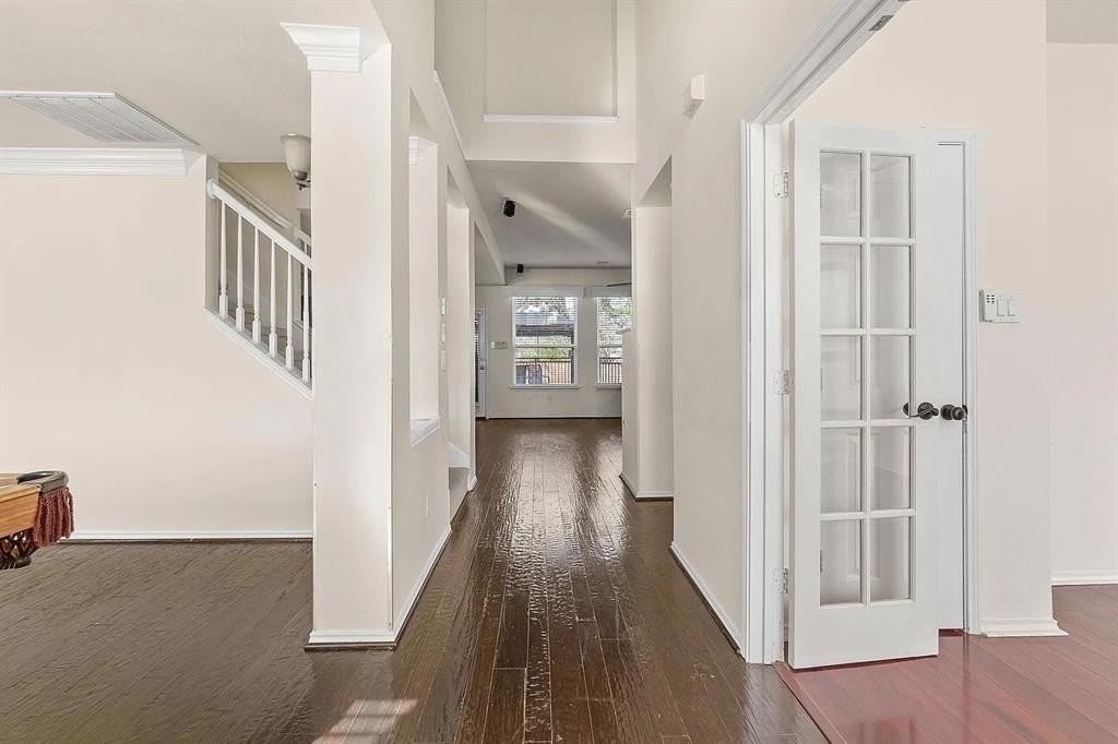 1113 Larkspur Drive - Photo 5 of 33