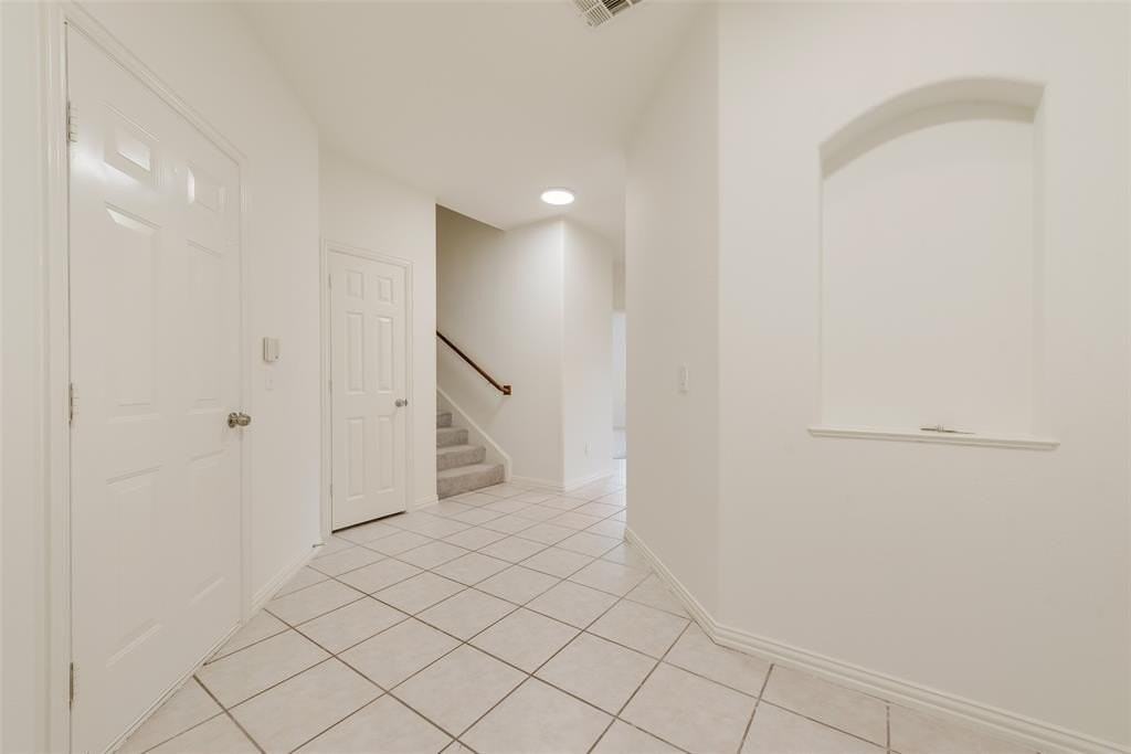 507 Mariner Drive - Photo 4 of 39