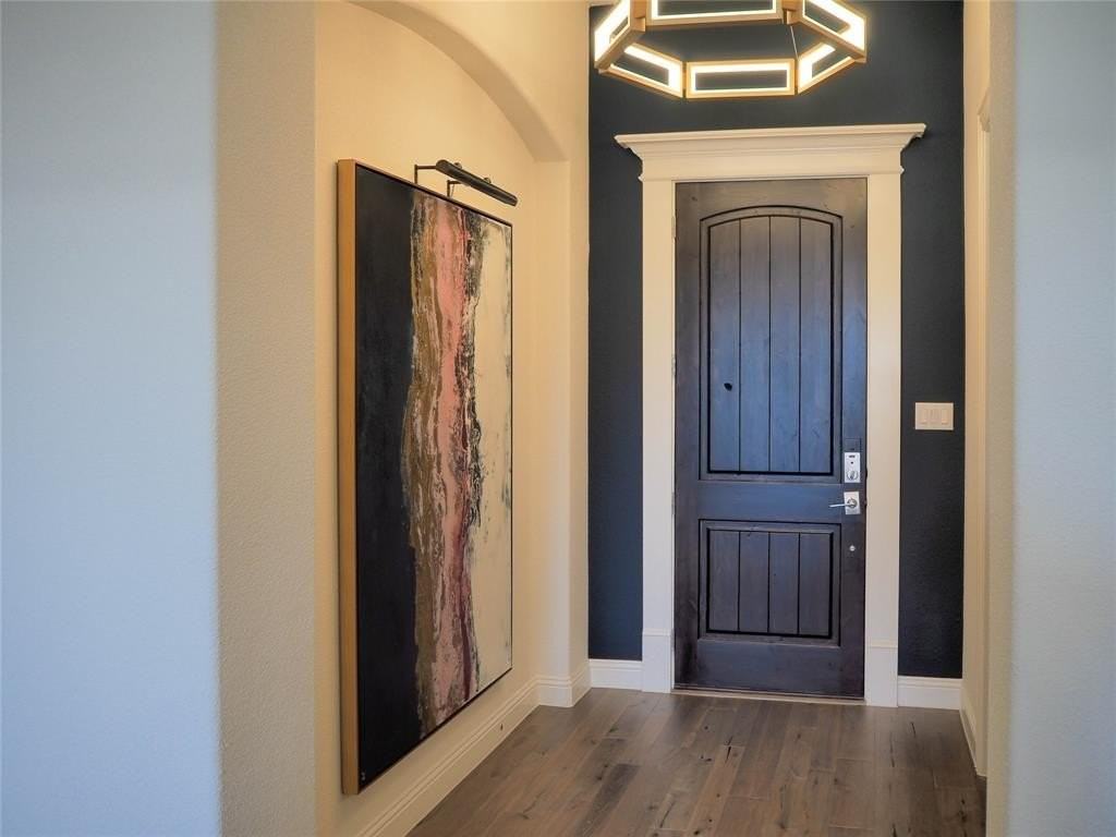 1310 Sunflower Ave - Photo 4 of 32