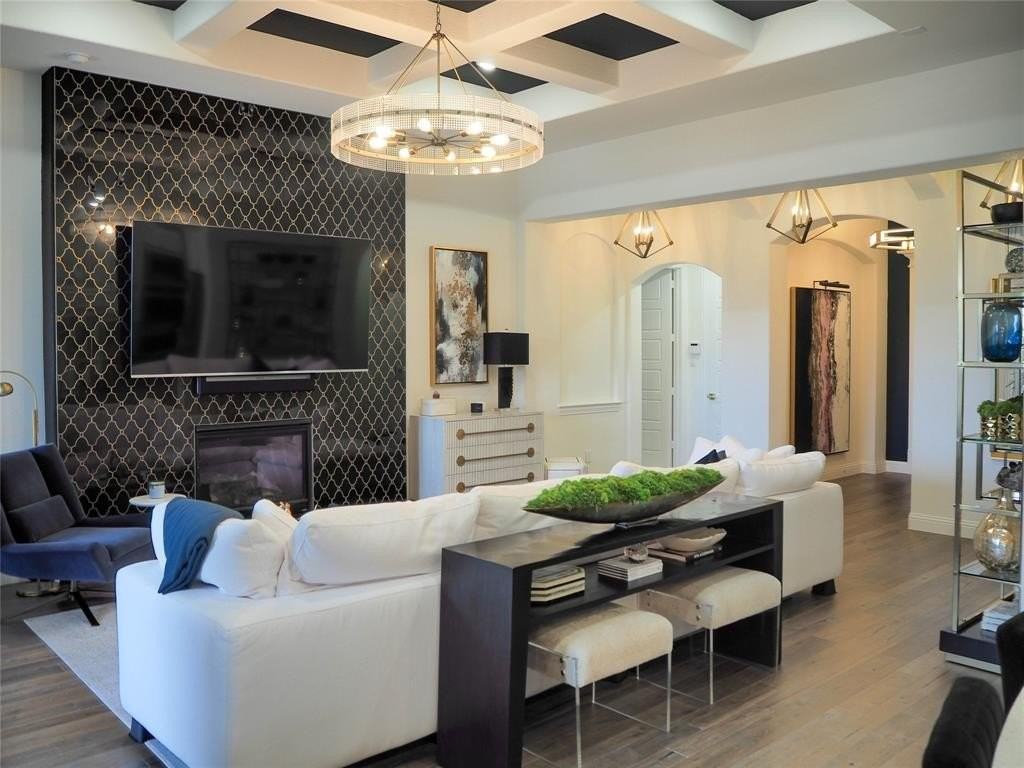 1310 Sunflower Ave - Photo 6 of 32