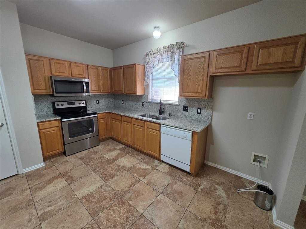 8541 Rainy Lake Dr - Photo 2 of 34