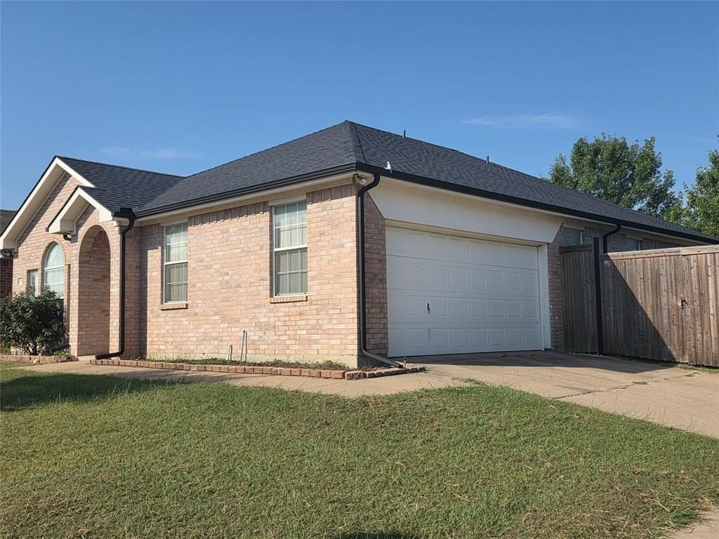 8541 Rainy Lake Dr - Photo 3 of 34