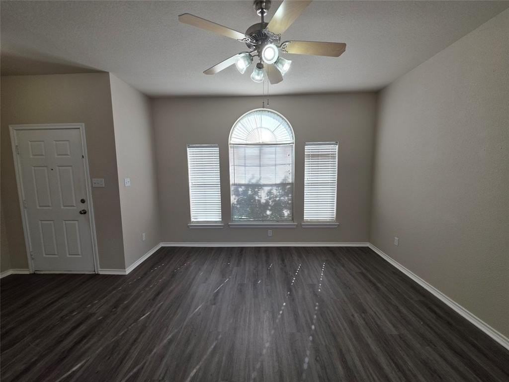 8541 Rainy Lake Dr - Photo 7 of 34