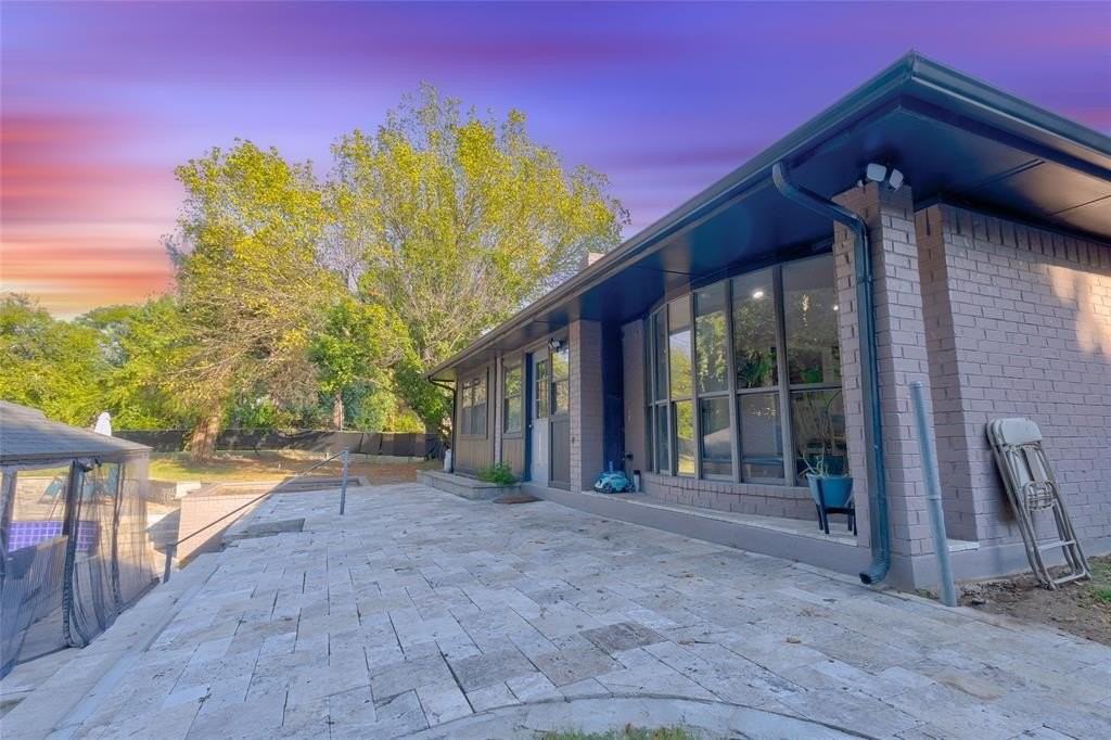 175 E Pleasant Run Rd - Photo 2 of 40