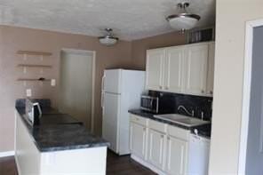 6625 Dewsbury St - Photo 4 of 5