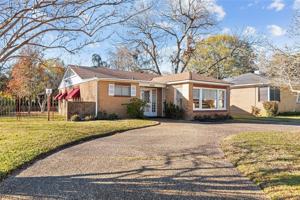 featured image of 3618 Gilbert Dr