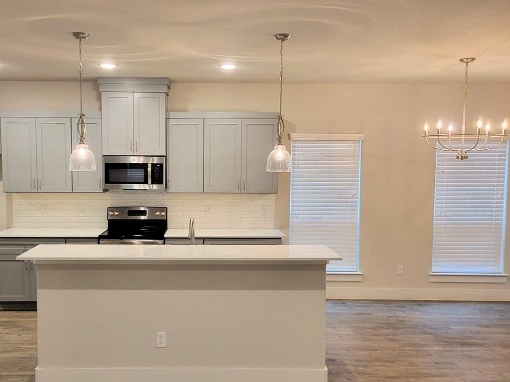 685 The Cottages Dr - Photo 4 of 9