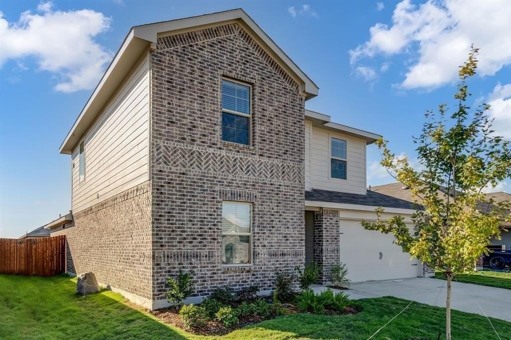 5111 Eden Point Drive - Photo 3 of 36